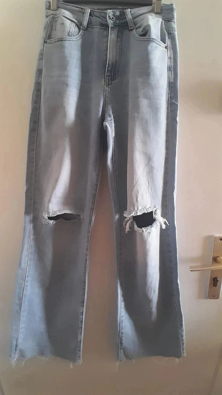 Jeans déchiré, Taille 34, Marque Hello Miss